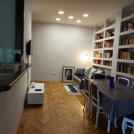 Downtown Apartment In Walk Zone With 3 Bedrooms And Garage Novi Sad Bagian luar foto