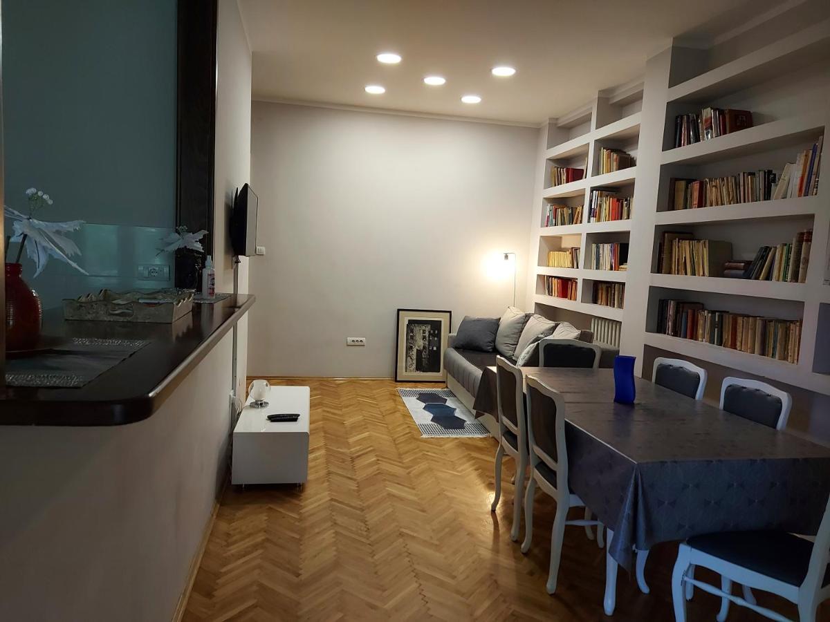 Downtown Apartment In Walk Zone With 3 Bedrooms And Garage Novi Sad Bagian luar foto