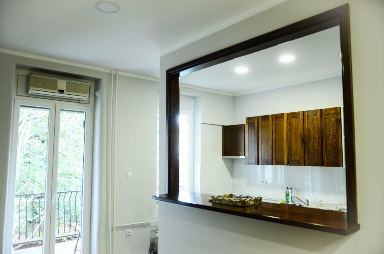 Downtown Apartment In Walk Zone With 3 Bedrooms And Garage Novi Sad Bagian luar foto