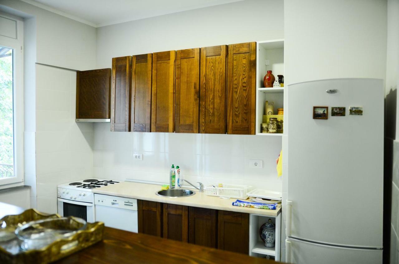 Downtown Apartment In Walk Zone With 3 Bedrooms And Garage Novi Sad Bagian luar foto
