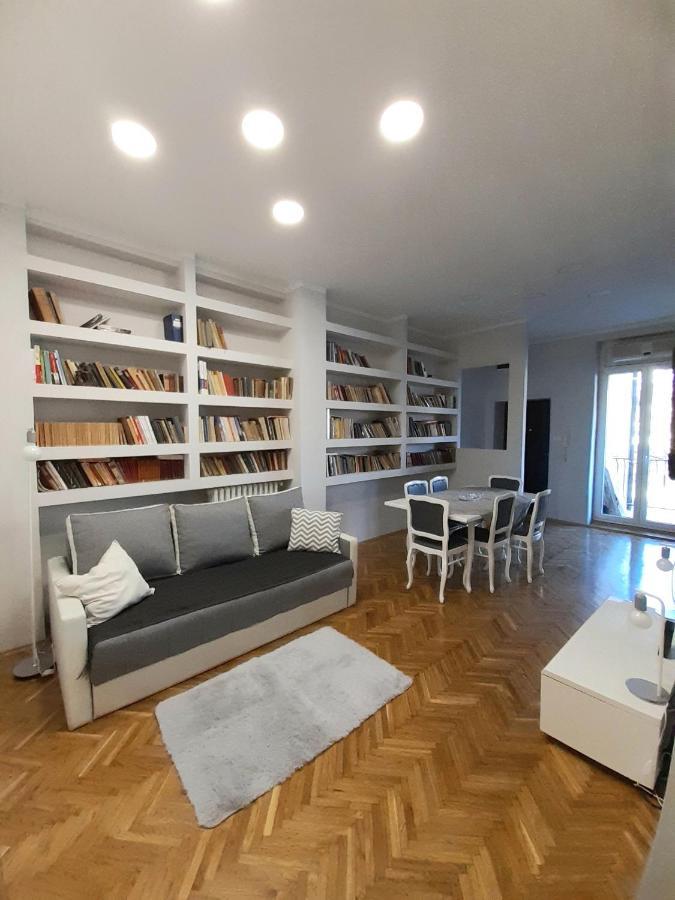 Downtown Apartment In Walk Zone With 3 Bedrooms And Garage Novi Sad Bagian luar foto