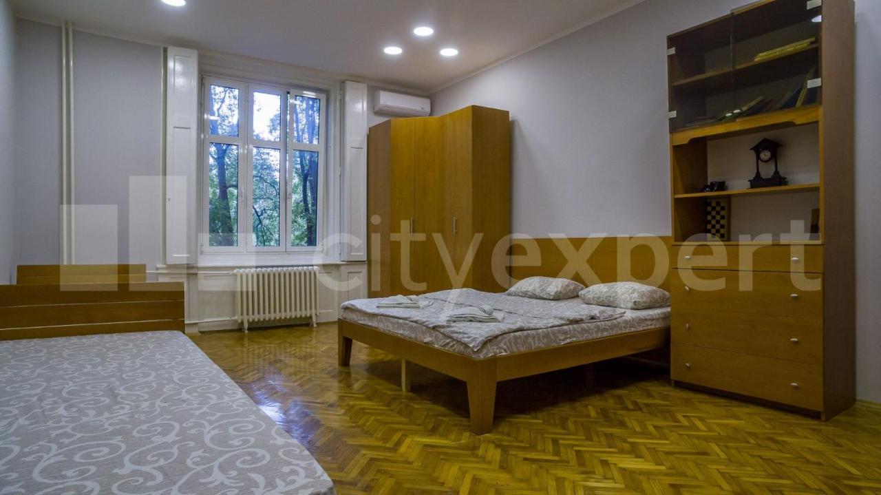 Downtown Apartment In Walk Zone With 3 Bedrooms And Garage Novi Sad Bagian luar foto